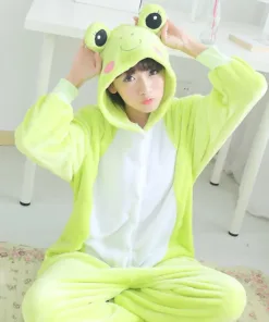 Funny Frog-Themed Flannel Pyjama Set 9