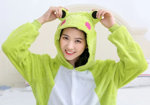 Funny Frog-Themed Flannel Pyjama Set 6